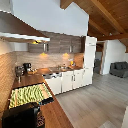 Leo 2 Apartment *