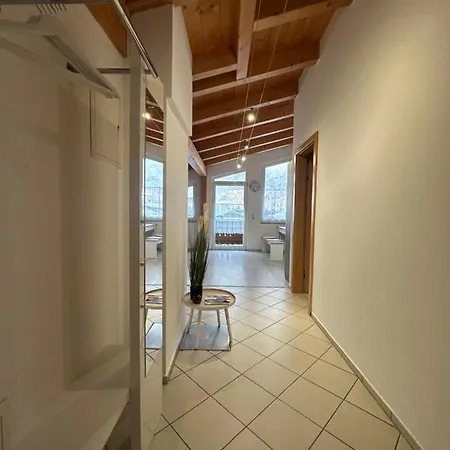 Leo 2 Apartment *